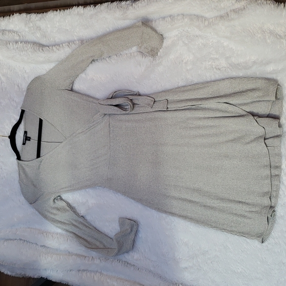 Expresd Dress - Picture 3 of 3